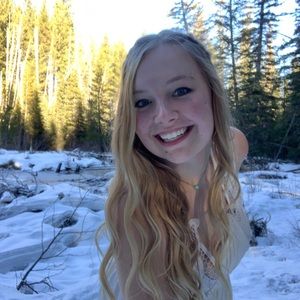 Meet your Posher, Annika